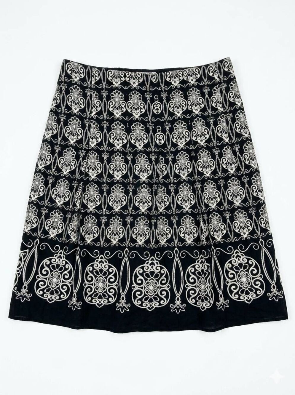 🔹️Ann Taylor Black & Cream Floral Print Silk Skirt Petite 8